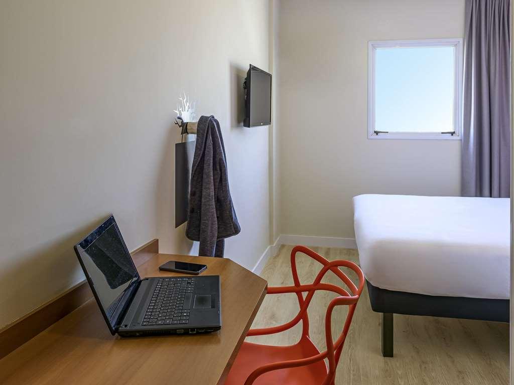 Hotel Dan Inn Sao Carlos By Nacional Inn Room photo